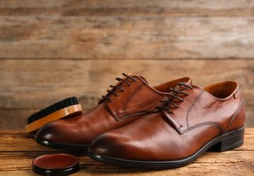 5 Cara Merawat Sepatu Kulit agar Tetap Berkilau dan Awet
