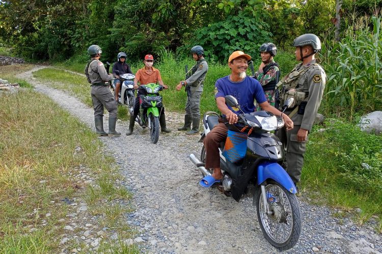 Razia Satgas Madago Raya Di Pegunungan Desa Tanalanto Kecamatan Torue Pada Rabu (24/11/2021).