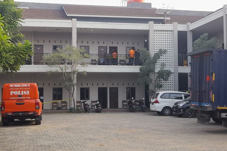 Polisi lakukan olah TKP terkait ditemukannya mayat perempuan di sebuah hotel, Kecamatan Tunjungan, Kabupaten Blora, Jawa Tengah, Selasa (17/1/2023)