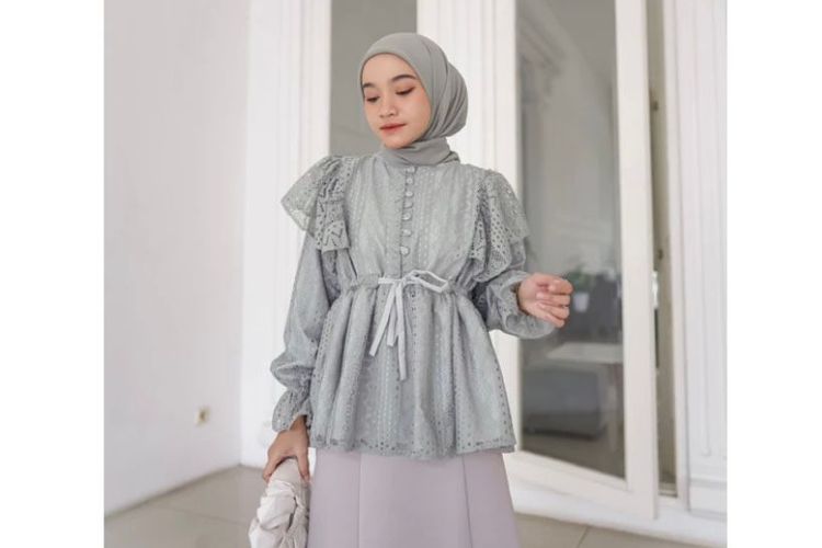 Produk Blouse Modis dari SYAMAITA, diambil dari Shopee.com