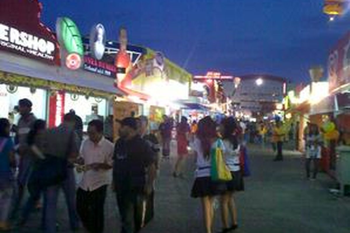 Suasana di arena PRJ, Jumat (11/6/2010) petang.