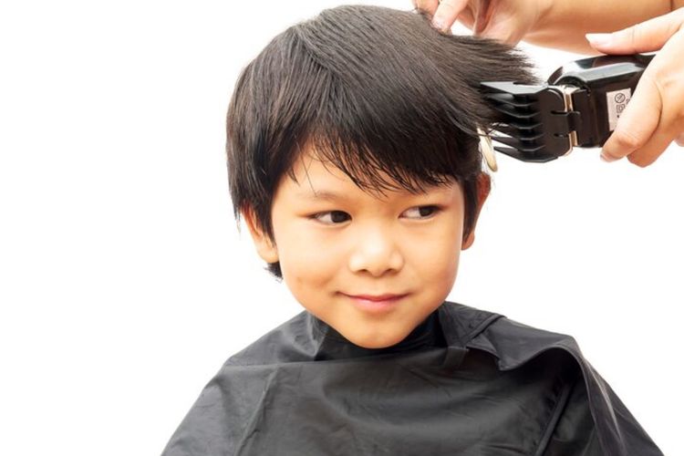 Intip 15 model rambut anak cowok Korea yang lucu, rapi, dan kekinian. Cocok untuk sekolah hingga acara formal, mudah dirawat.