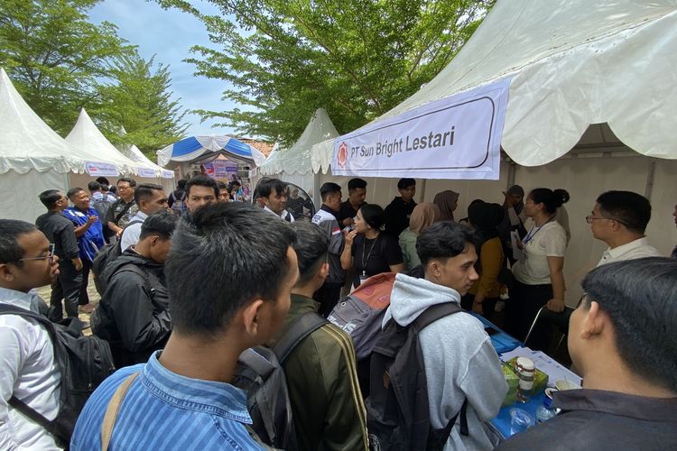 BPS Catat 1,79 Juta Pengangguran di Jabar, Angka Menurun Tipis Meski Disparitas Masih Tinggi