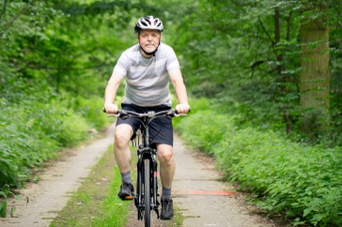 10 Cara Menurunkan Berat Badan dengan Bersepeda