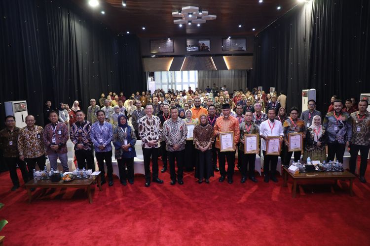 Rapat Koordinasi Kebijakan RB 2025-2029 dan Pengumuman Hasil Evaluasi Indeks RB Tahun 2024 di Kantor Kemenpan RB, Jakarta, Rabu (30/4/2025).
