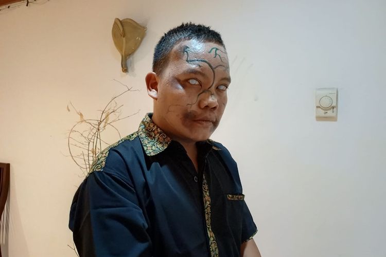 Zombi yang ada dalam wahana acara Halloween Fest 2023 di Twin Plaza Hotel, Jakarta Barat, Jumat (29/9/2023). 