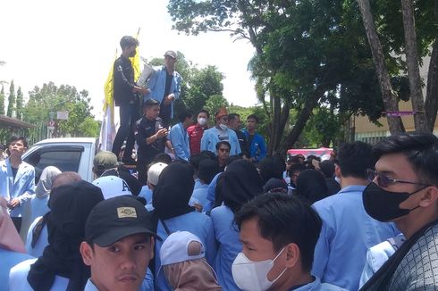 Ribuan Mahasiswa di Palembang Mulai Geruduk Kantor DPRD Sumsel