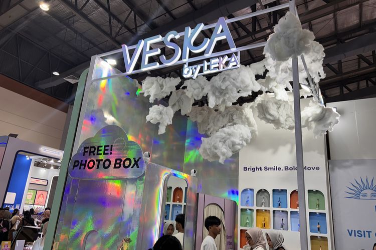 Booth Veska by LEKA di Jakarta X Beauty 2024.