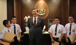 Luhut Bangga Bank Dunia Akui 'Metode Gasing' RI, Mampu Tingkatkan Numerasi Siswa