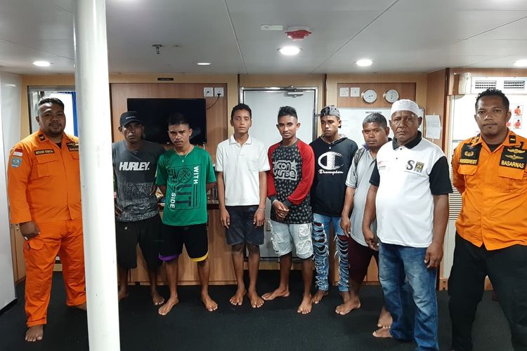 Lima penumpang longboat yang hilang di perairan Maluku Tenggara ditemukan dalam keadaan selamat oleh regu penyelamat dari Tim SAR Pos Tual, Rabu (29/5/2019)