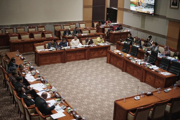 Suasana Rapat Kerja antara Komisi III dan KPK, di Kompleks Parlemen, Senayan, Jakarta, Rabu (12/6/2019).