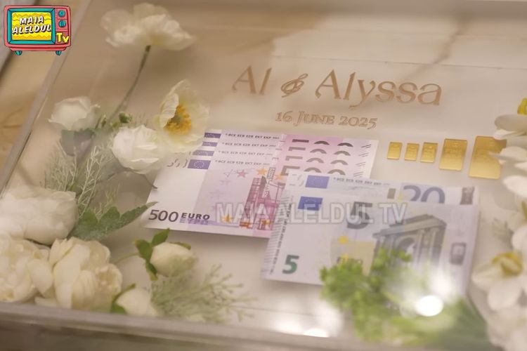 Seserahan yang diberikan Al Ghazali untuk Alyssa Daguise dalam proses akad nikah di St. Regis, Jakarta Pusat, Senin (16/6/2025).