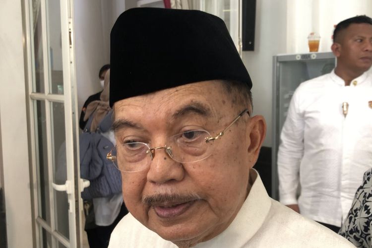 Wapres ke 10 dan 12 RI Jusuf Kalla di kediamannya, Jalan Brawijaya, Jakarta Selatan, Rabu (10/4/2024). 