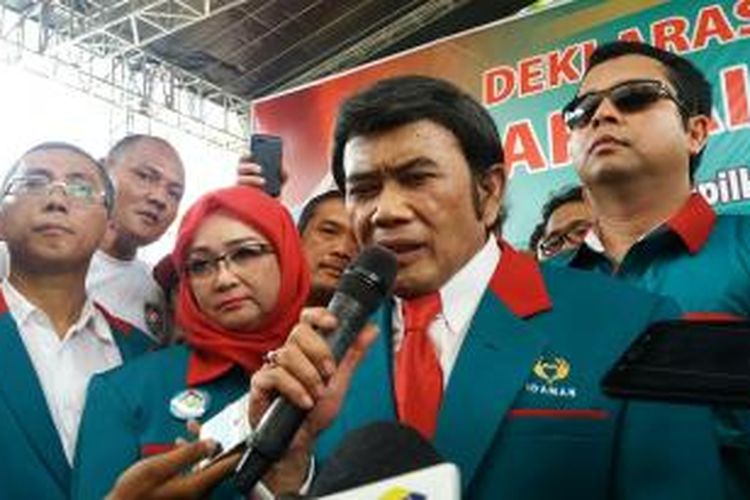 Ketua Umum Partai Islam Damai Aman (Idaman) Rhoma Irama usai acara Deklarasi Nasional Partai Idaman di Tugu Proklamasi, Jakarta, Rabu (14/10/2015)