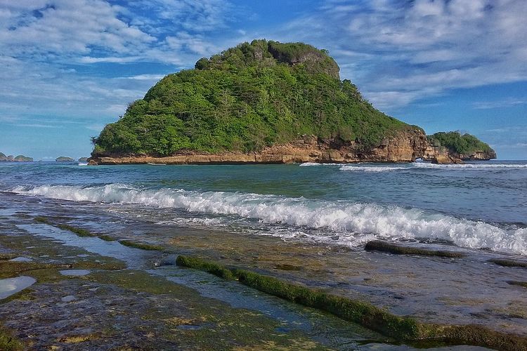 Pantai Goa China, Malang.