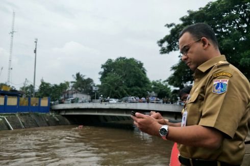 Ditanya Normalisasi Sungai, Gubernur Anies Jawab Naturalisasi