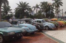 Puluhan Komunitas Mobil Klasik Riuhkan IIMS 2015