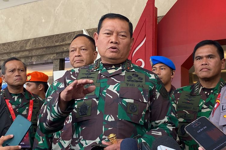 Panglima TNI Laksamana Yudo Margono usai rapim TNI-Polri di Hotel Sultan, Jakarta, Rabu (8/2/2023).