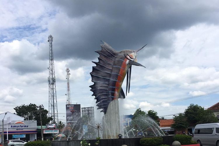 Patung ikan marlin, ikon Pangandaran.