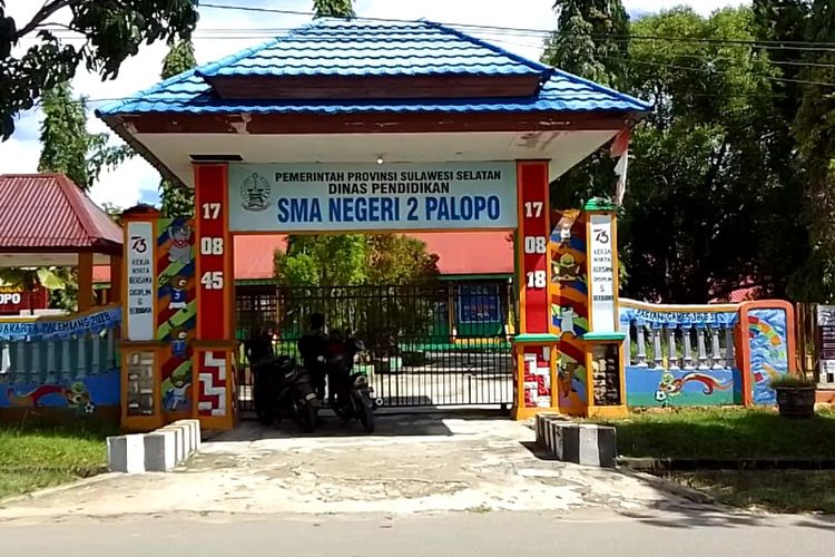 Seperti inilah tampak depan dari SMA Negeri 2 Palopo, Sulawesi Selatan. Sekolah itu ditutup selama 2 pekan setelah salah satu siswanya terinfeksi Covid-19.