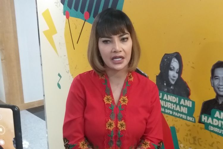 Penyanyi dangdut Irma Darmawangsa saat ditemui di kawasan Senayan, Jakarta Pusat, Minggu (16/4/2023). 