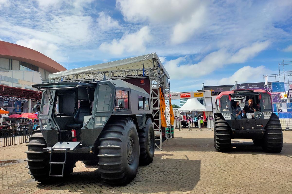 Mobil Amfibi Buatana Ukraina di IIMS 2023