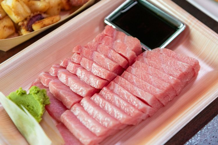 Ilustrasi tuna. Tuna merupakan jenis ikan berlemak yang kaya akan omega 3 dan protein.