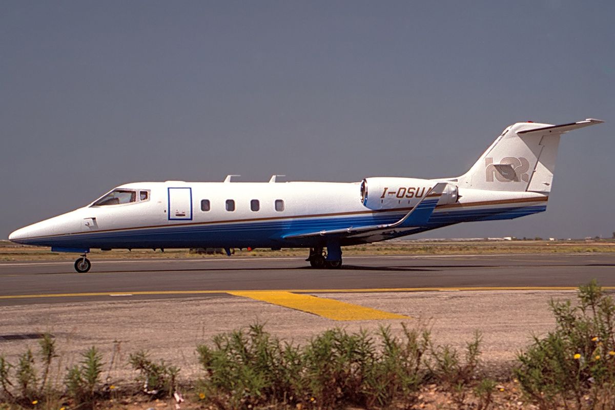 Pesawat jet Learjet 55. Pesawat berjenis ini jatuh dan meledak di Kota Philadelphia, Negara Bagian Pennsylvania, Amerika Serikat, Jumat (31/1/2025), saat membawa pasien anak kecil dengan total enam orang di dalamnya.