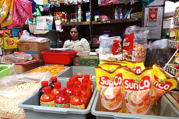 MinyaKita Langka di Pasar, Pedagang Gorengan di Magetan Naikkan Harga untuk Bertahan