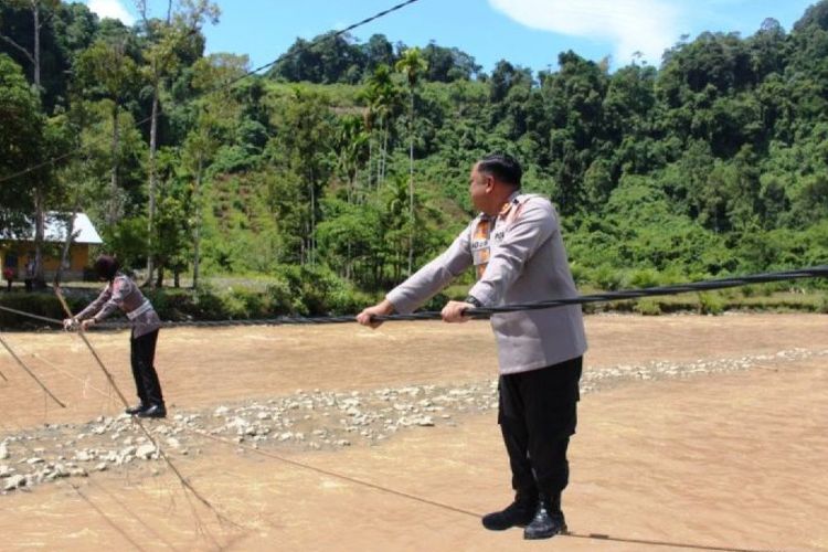 Demi Keselamatan Pelajar dan Warga Sikundo Aceh Barat, Keranjang Gantung dan Rakit Jadi Solusi Sementara