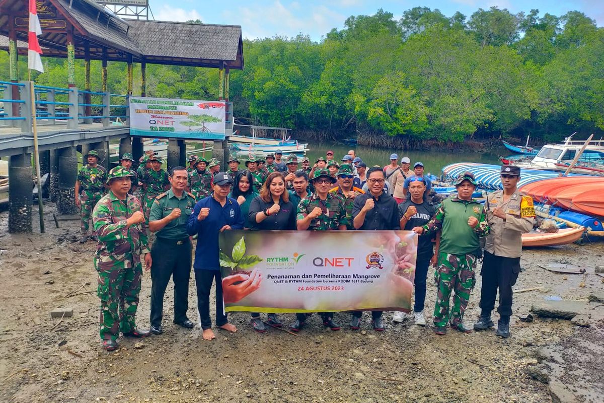 QNET bermitra dengan Kodim 1611 Badung Bali untuk menanam 2.000 pohon bakau pada 2022 di hutan bakau terbesar di Bali, Taman Hutan Raya Ngurah Rai. 