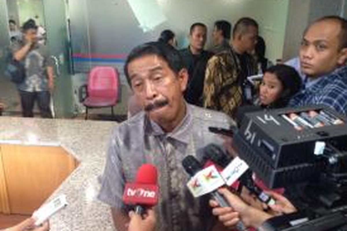Direktur Utama Lion Group, Edward Sirait dalam jumpa pers terkait delay hari Kamis lalu si kantornya, Jakarta, Senin (23/2/2015).