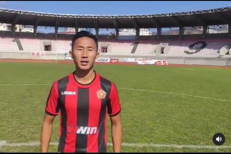 Miftah Anwar Sani resmi berseragam FK Sloboda Tuzla, klub kasta teratas Liga Bosnia. Foto: tangkapan layar Instagram FK Sloboda Tuzla.