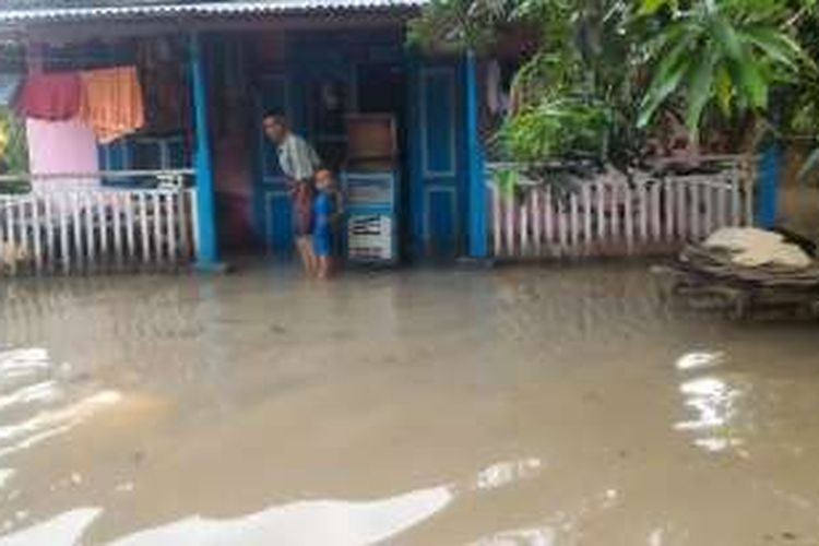 Salah satu rumah warga di Desa Bungah, Kecamatan Bungah, Gresik, yang terendam banjir.