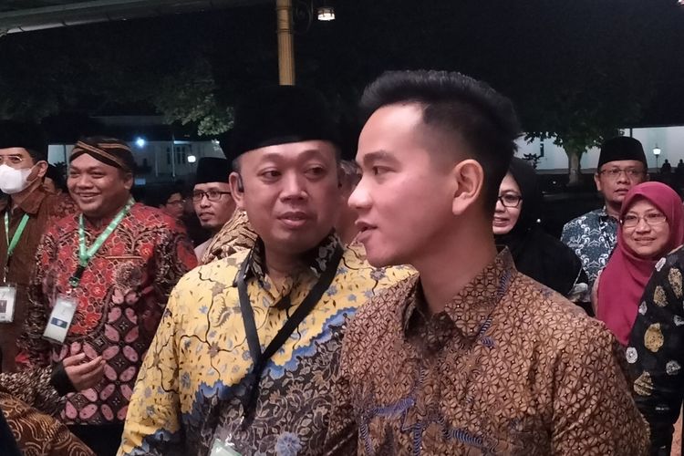 Wakil Ketua PBNU, Nusron Wahid dan Wali Kota Solo Gibran Rakabuming Raka, pada Walcome Dinner Perseni Nahdlatul Ulama (NU) di Puro Mangkunegaran, Kota Solo, Jawa Tengah, pada Minggu (15/1/2022) malam.