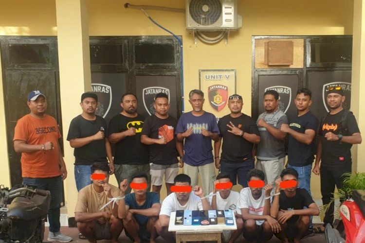 Komplotan pencuri ponsel di Kota Kupang, Nusa Tenggara Timur (NTT), saat dibekuk polisi