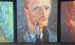 Cafe Terrace at Night, Cara Cerdas Van Gogh Melukis Langit Tanpa Warna Hitam