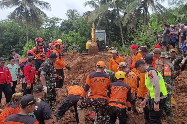 Update Tanah Longsor Cilacap: 3 Orang Meninggal, 20 Masih Dicari, Relokasi Disiapkan