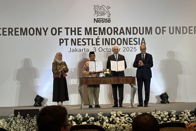 Penandatanganan MoU antara Nestlé Indonesia, BKKBN, dan BPJPH