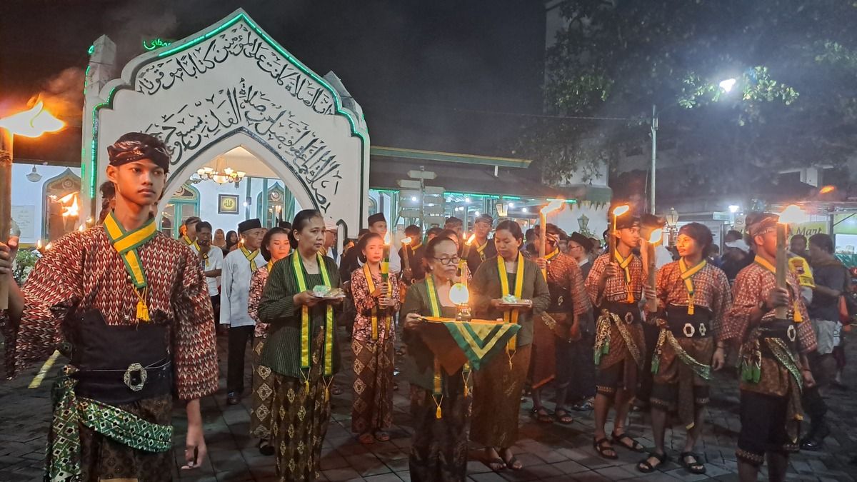 Melihat Takbir Keliling Pura Mangkunegaran Solo