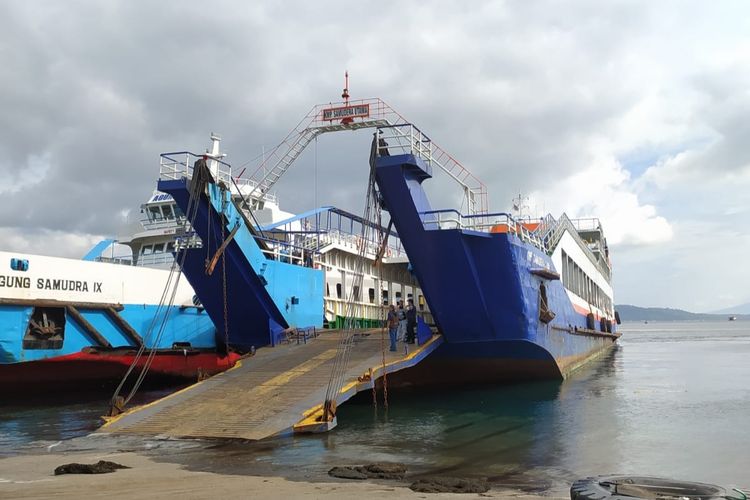 KMP Samudera Utama Kandas 21 Jam di Perairan Gilimanuk Bali