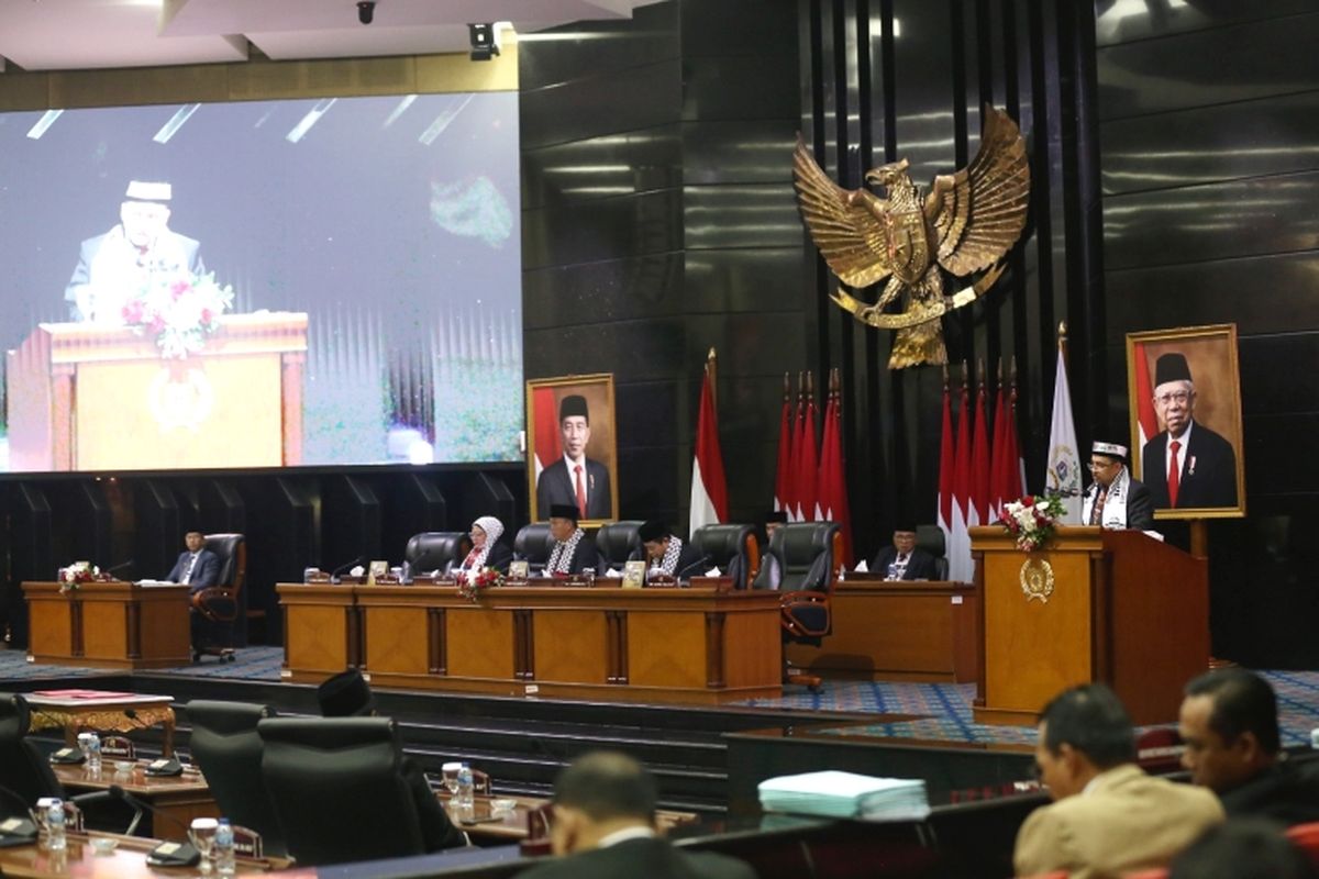 Rapat paripurna penyampaian pandangan fraksi di DPRD DKI Jakarta terhadap usulan pencabutan Perda Nomor 11 Tahun 1992 tentang Penataan dan Pengelolaan Kepulauan Seribu Kota Madya Jakarta Utara.