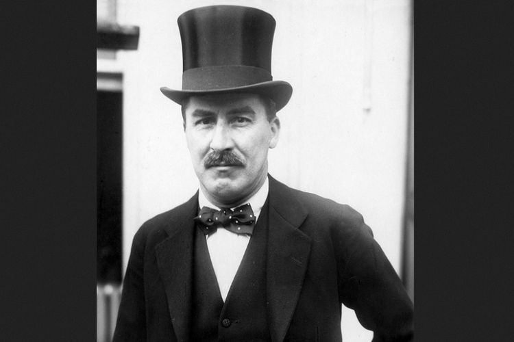 Howard Carter, arkeolog Inggris penemu makam firaun Tutankhamun.