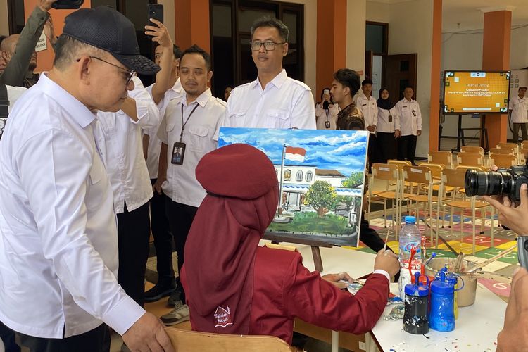 Lukisan Siswi Sekolah Rakyat Dibeli Dudung Abdurachman Rp1 Juta, Uangnya untuk Kebutuhan Keluarga