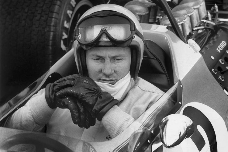 Bruce McLaren, pendiri tim balap dan merek McLaren Automobile sekaligus pebalap selandia baru pertama yang pernah menjuarai balap Formula 1