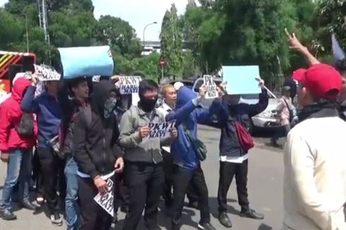 PT Transjakarta Didemo Mantan Pegawai Magang