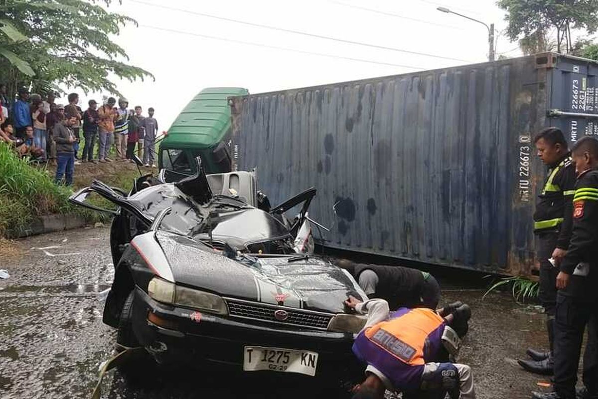 Kecelakaan Maut di Karawang Diduga Dipicu Arahan 'Pak Ogah'