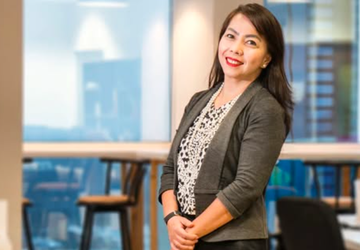 Marine Novita, Merajut Mimpi Pekerja Informal Punya Rumah Lewat Teknologi