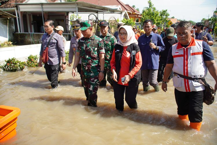 Banjir Lumajang Rendam 2.120 Rumah, Bupati Sebut Petugas Terlambat Buka Pintu Air