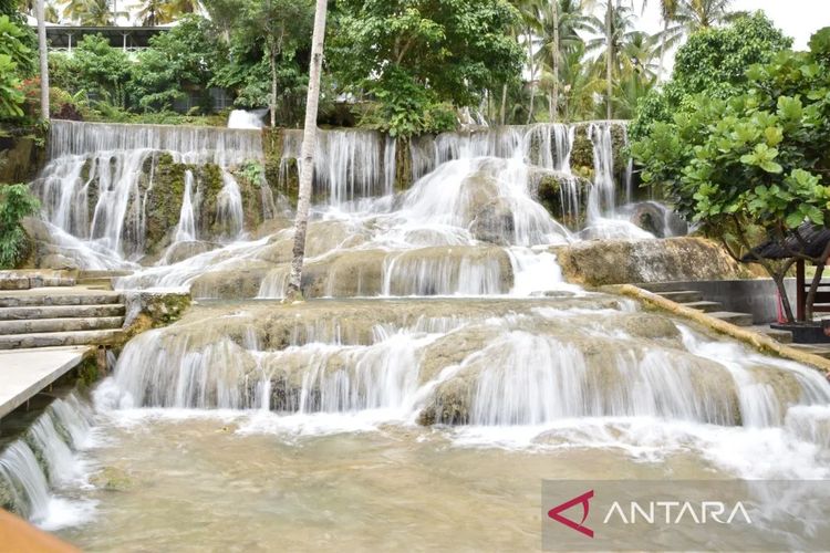 Daya Tarik Aek Sijorni Tapanuli Selatan, Air Terjun Berundak